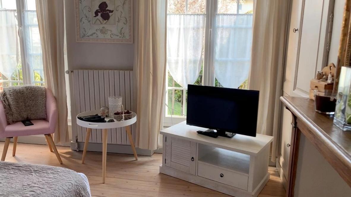 Les Fougeres Villa Honfleur Exterior photo